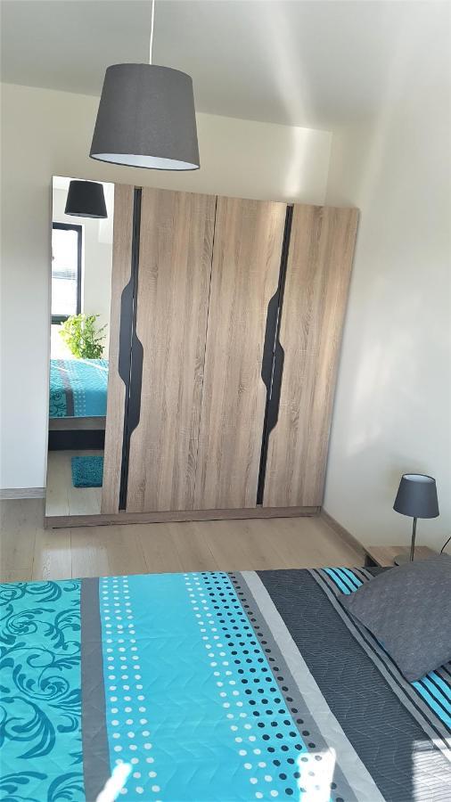 Azzurro-Top floor apartment in quiet neighborhood, Free private parking Varna Buitenkant foto